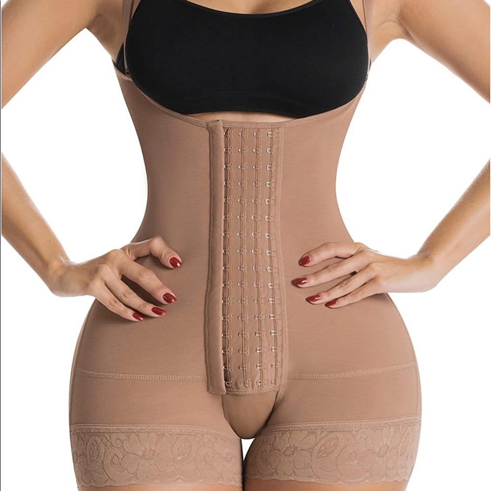 Light beige Caja high compression  xxxl original 120$ selling for 50$columbian
